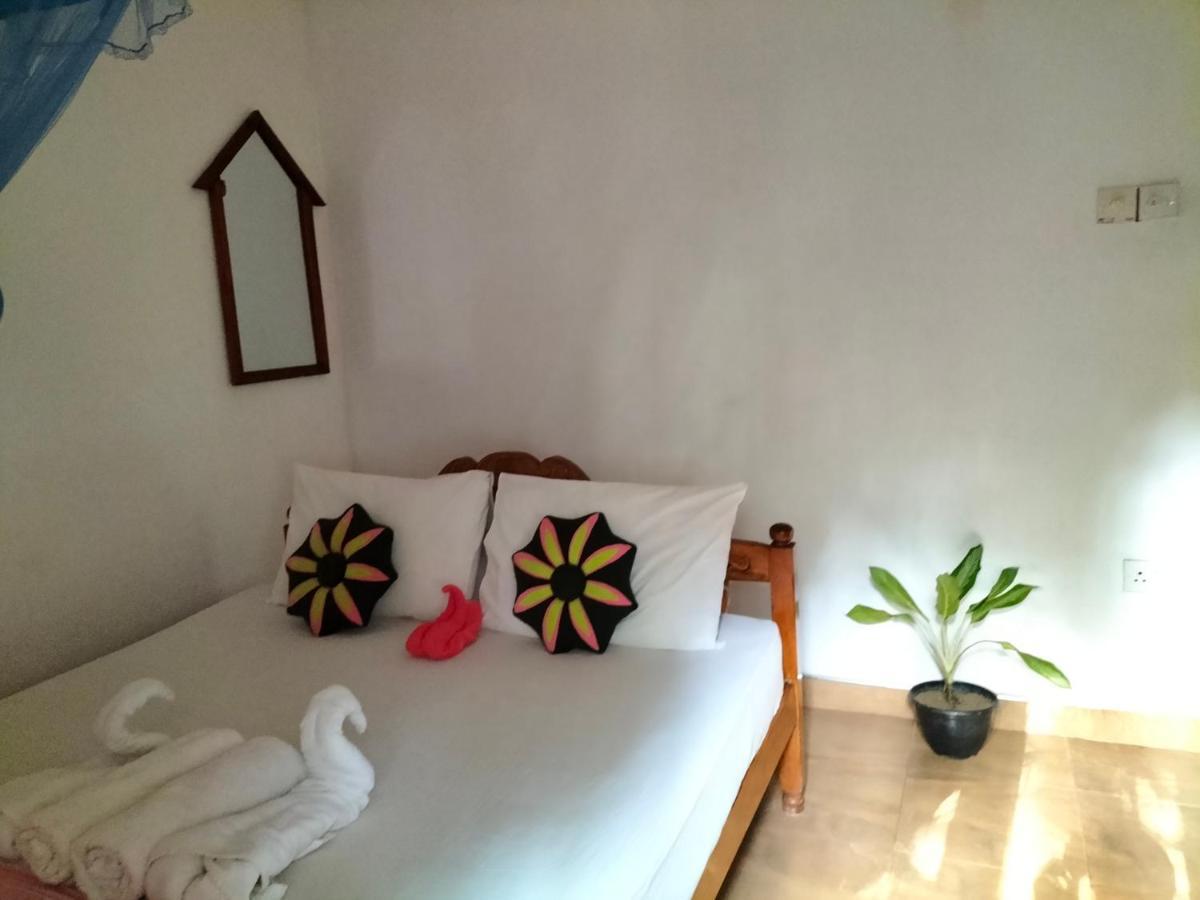 Sanjana Home Stay ハバラナ エクステリア 写真