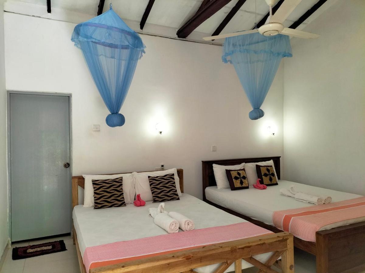 Sanjana Home Stay ハバラナ エクステリア 写真