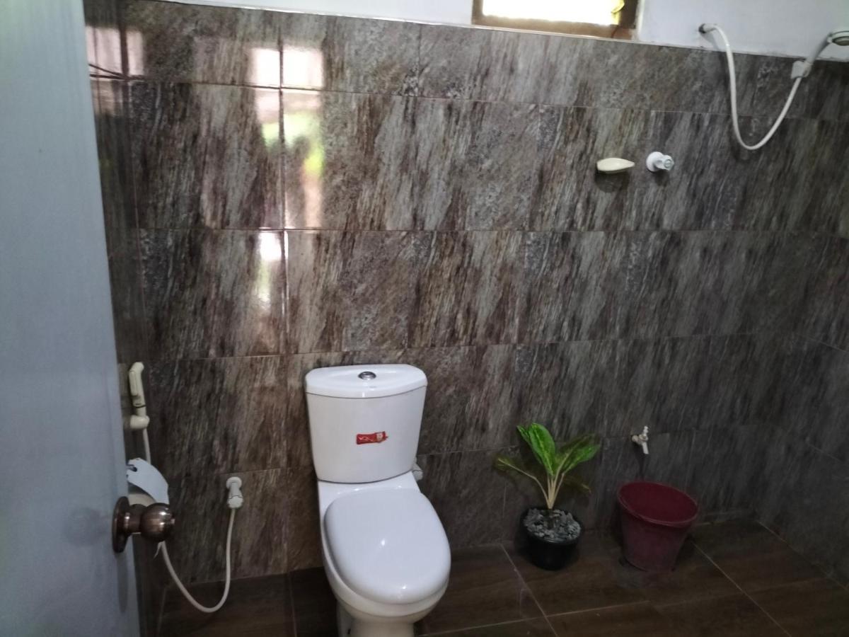 Sanjana Home Stay ハバラナ エクステリア 写真