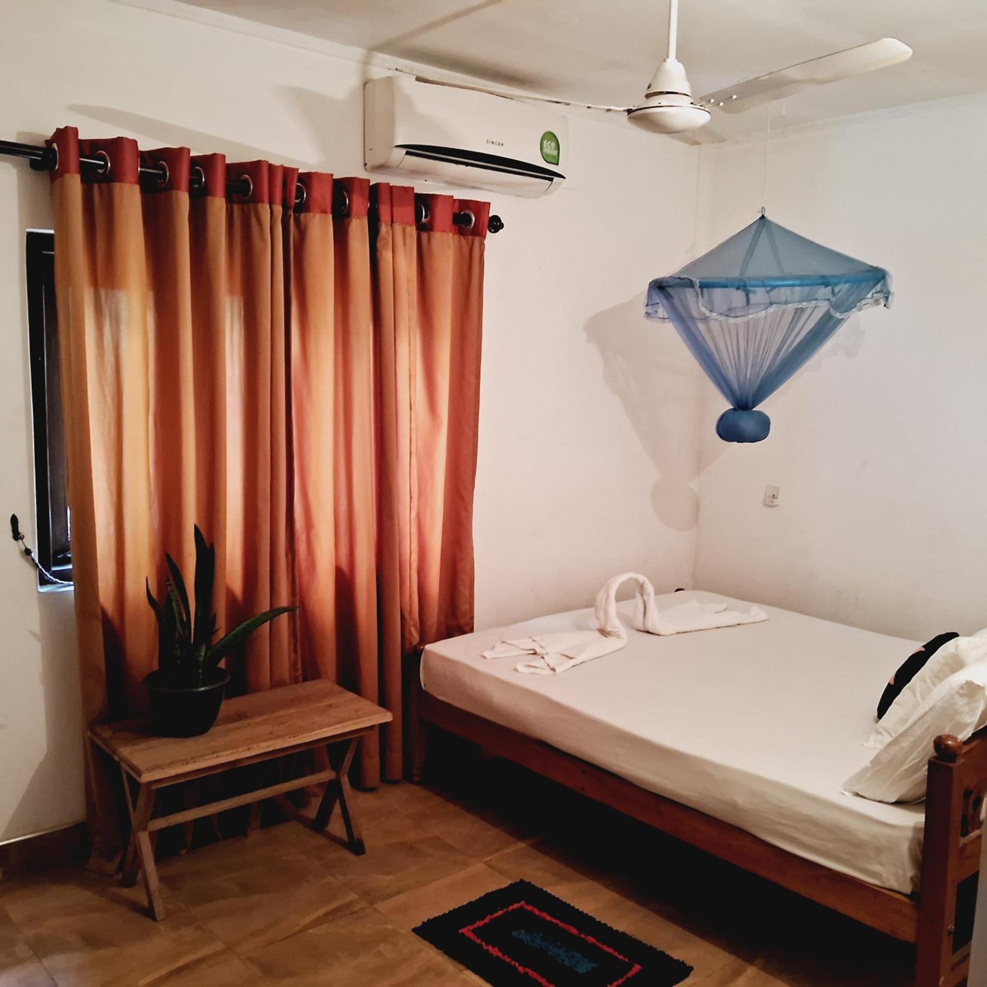 Sanjana Home Stay ハバラナ エクステリア 写真
