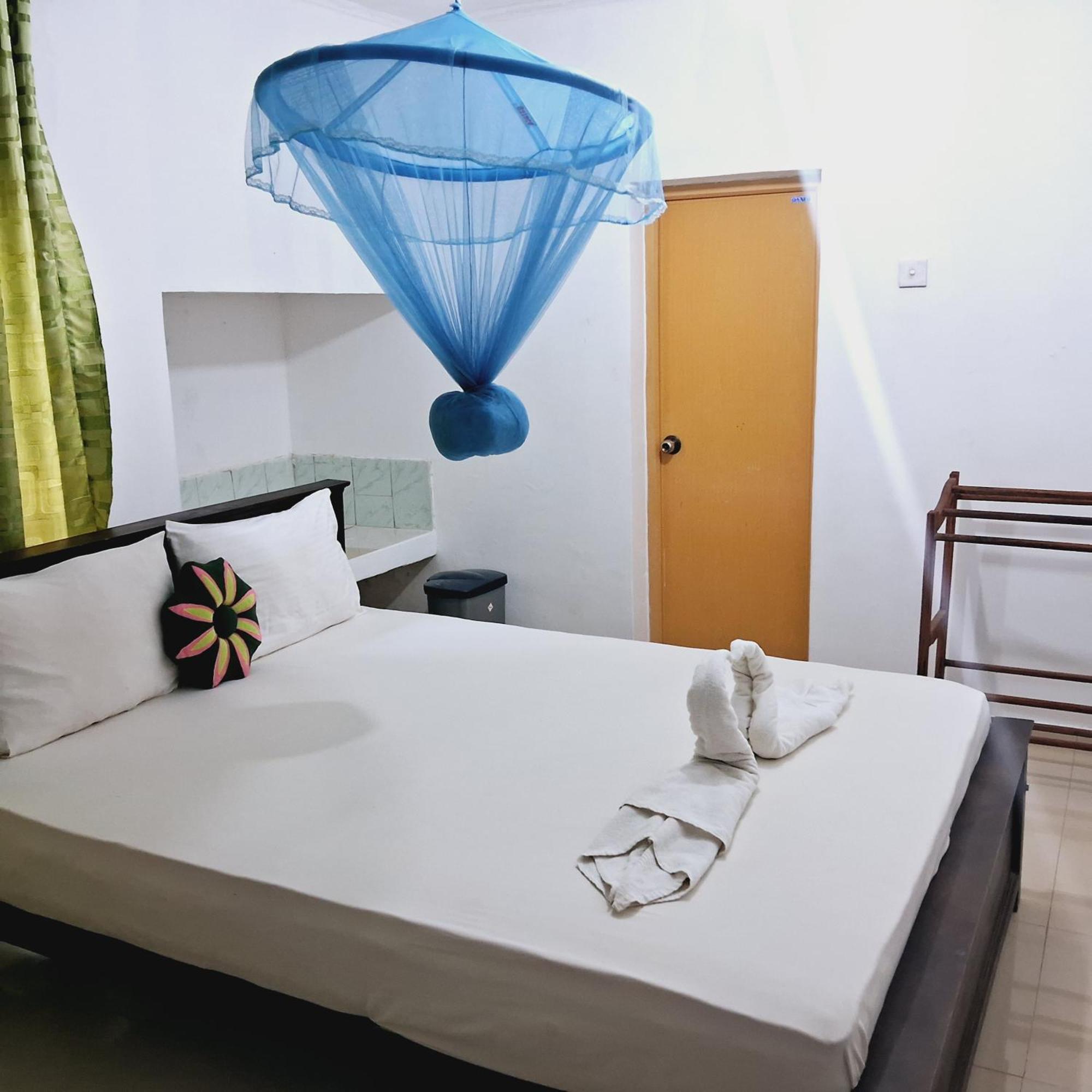 Sanjana Home Stay ハバラナ エクステリア 写真